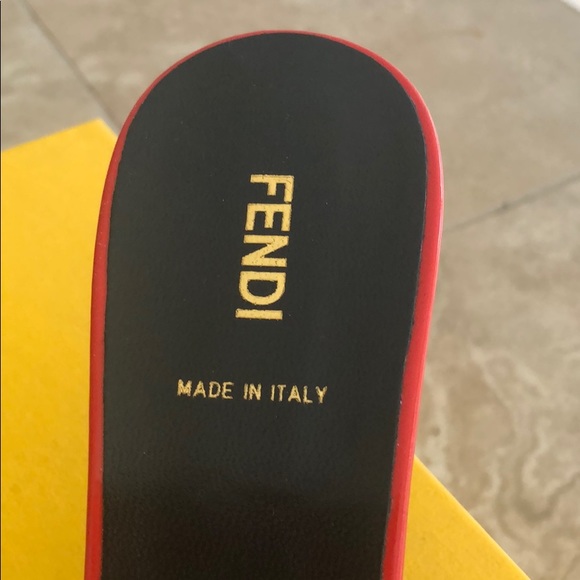 Fendi - Picture 2 of 6